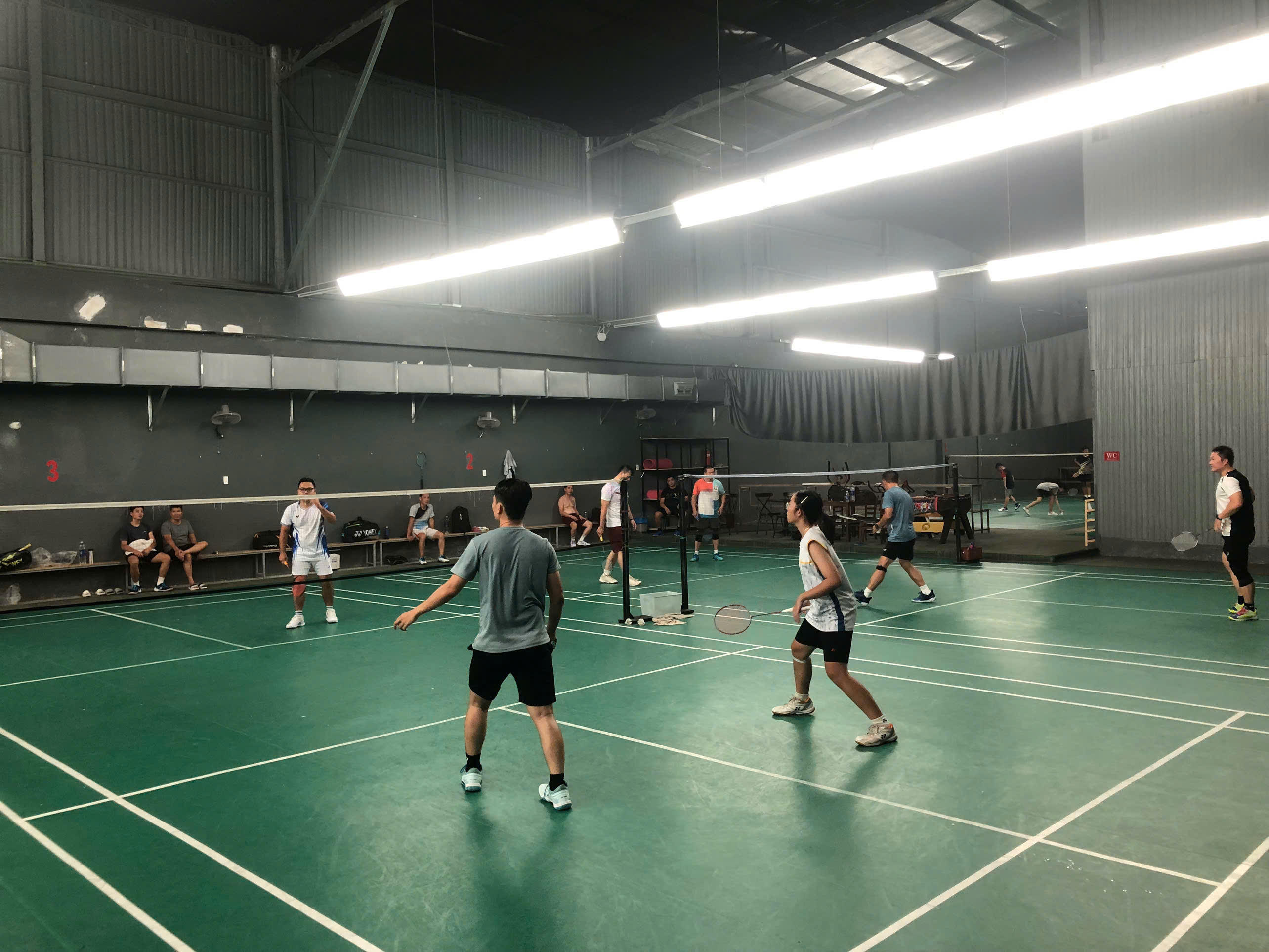 Sân Cầu Lông Gần Đây