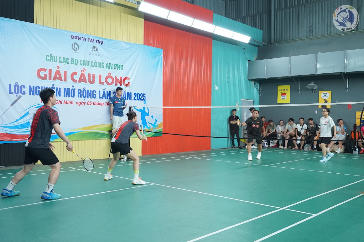 Kỹ Thuật Giao Cầu Cơ Bản Trong Cầu Lông