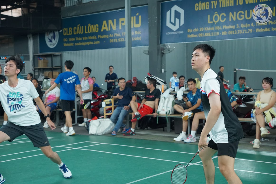 Kỹ Thuật Đánh Cầu Thấp Thuận Tay Chuẩn Xác