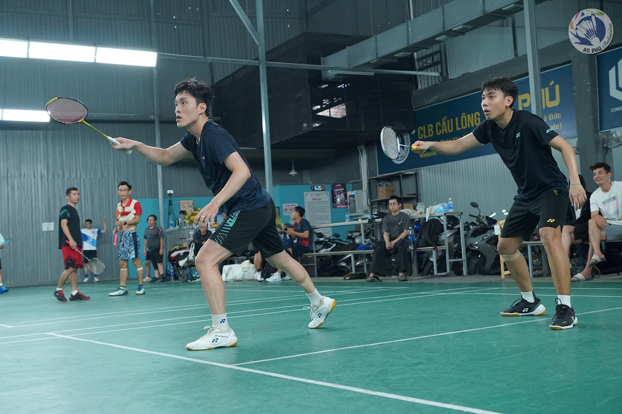 Kỹ Thuật Cầm Vợt Cầu Lông