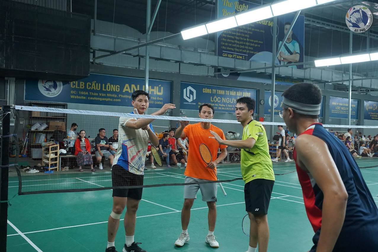 Đánh Cầu Lông Có Cao Không?