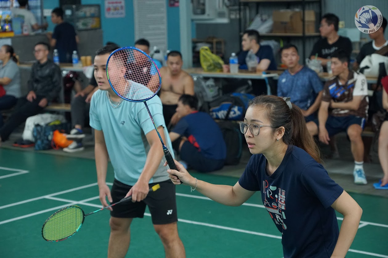 Mẹo Tránh Chấn Thương Khi Chơi Cầu Lông